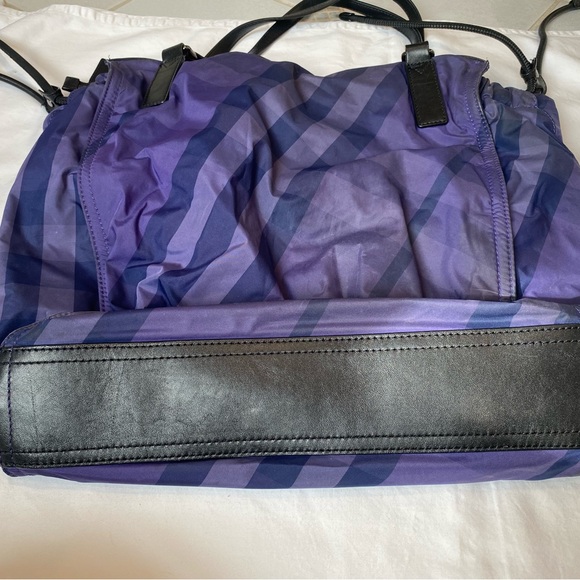 BURBERRY Nova Check Tote. Purple. Polyester body w Leather trim & base. - Picture 4 of 10